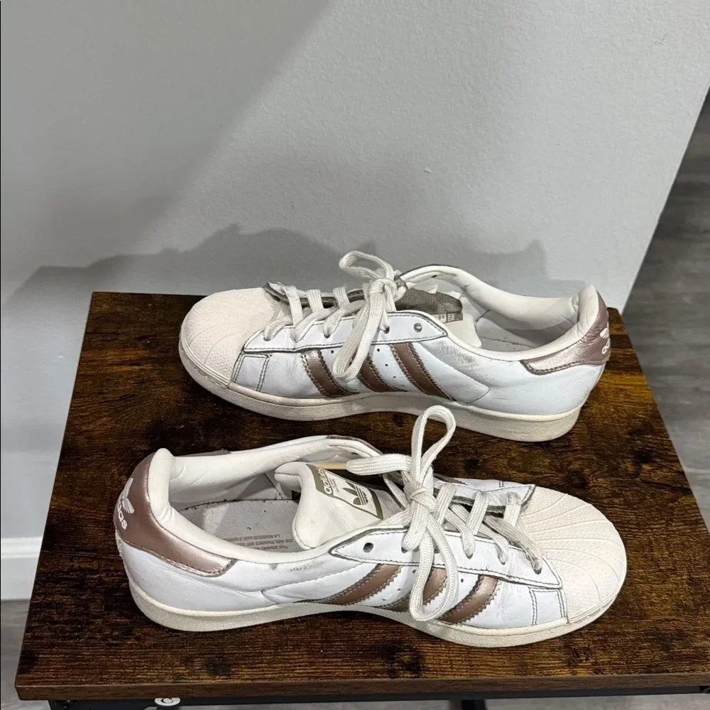Adidas Women Superstar sneakers white leather upper rose gold stripes 7.5